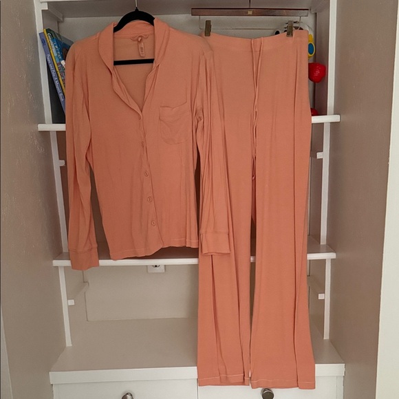 SKIMS Ribbed Lounge Set - Picture 2 of 5